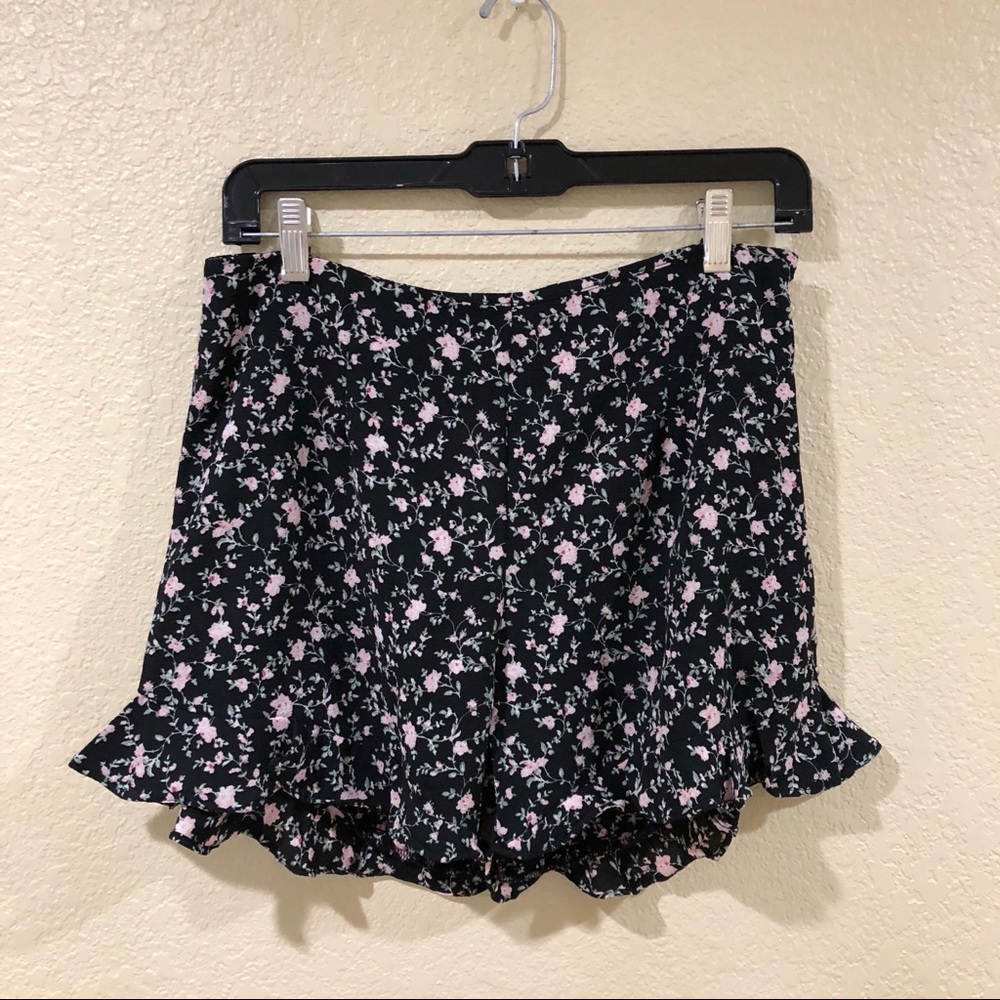 LA hearts floral ruffle soft flowy shorts